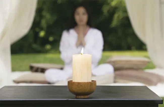 meditare con una candela