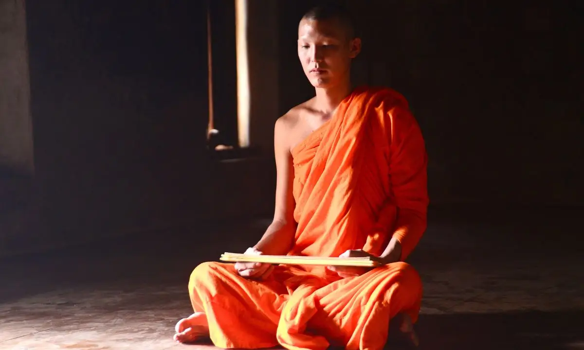 monaco in meditazione